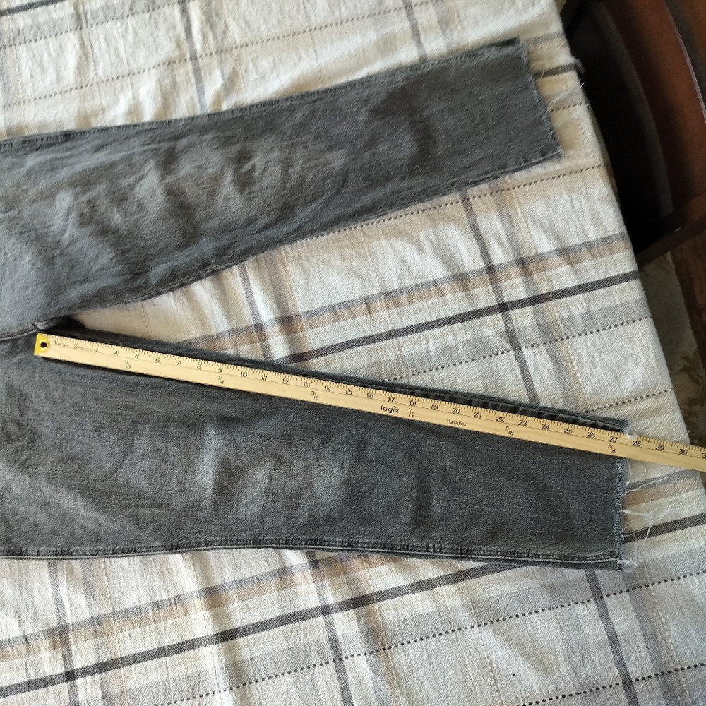 Old Navy Womens High Rise Vintage Slim Size 14 Grey Denim Grunge Minimalist - Picture 8 of 8